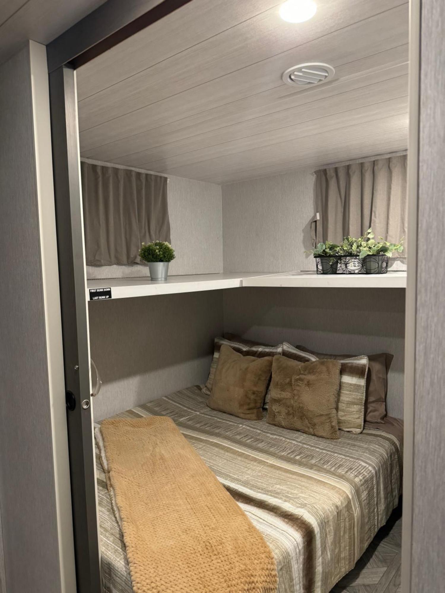 Campingplatz Cozy Stationary Rv Getaway Las Vegas